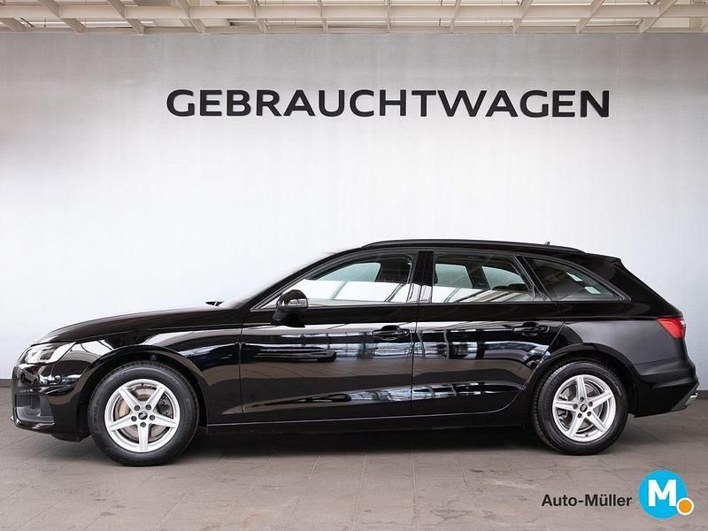 Gebraucht Audi A4 Sport 163 PS (119 kW) 2022 Brilliantschwarz Kombi