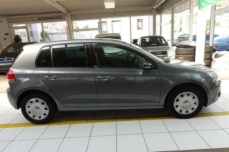 Gebraucht VW Golf VI Style 105 PS (77 kW) 2012 Grau Kleinwagen