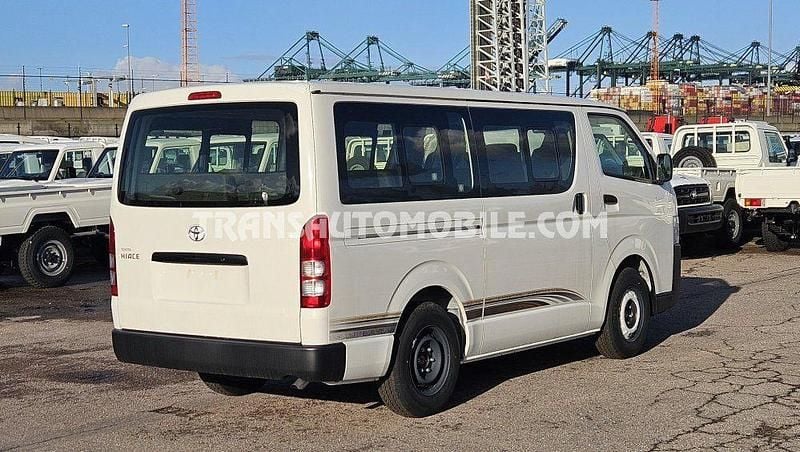 Gebraucht Toyota HiAce 102 PS (75 kW) 2024 Weiß Van