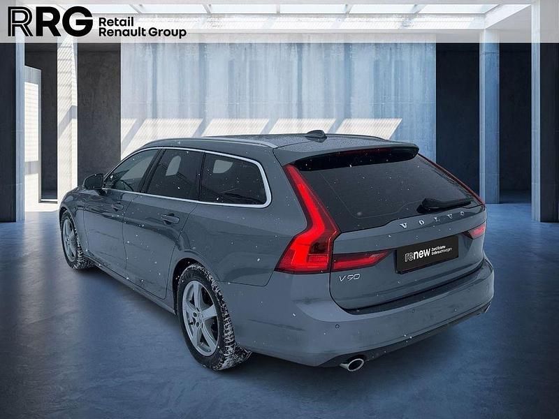 Gebraucht Volvo V90 Momentum 190 PS (139 kW) 2018 Osmium grey metallic / metalli Kombi