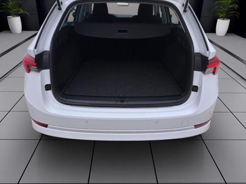 Gebraucht Skoda Octavia Style 116 PS (85 kW) 2023 Weiss Kombi