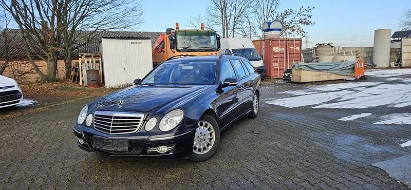 Second-hand Mercedes E200 184 CP (135 kW) 2008 Negru Break