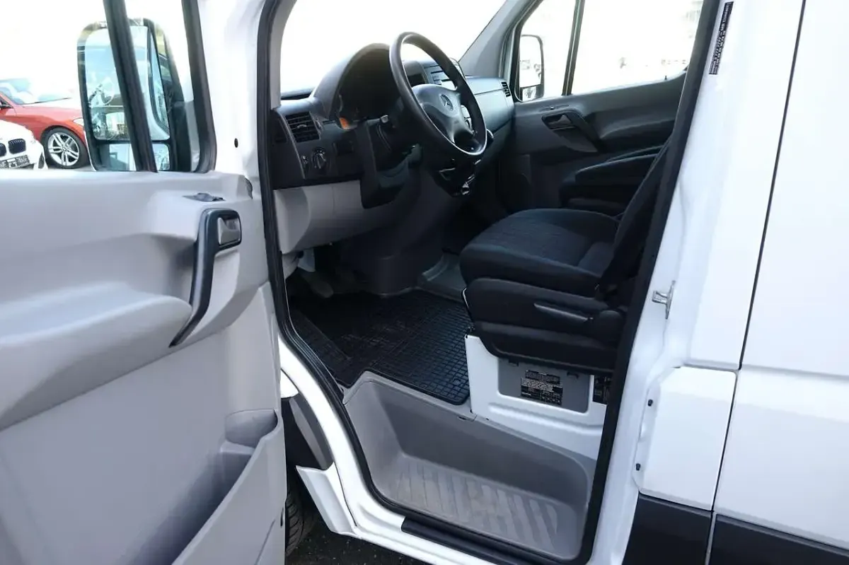 Gebraucht Mercedes Sprinter 163 PS (119 kW) 2018 Arktikweiss Van