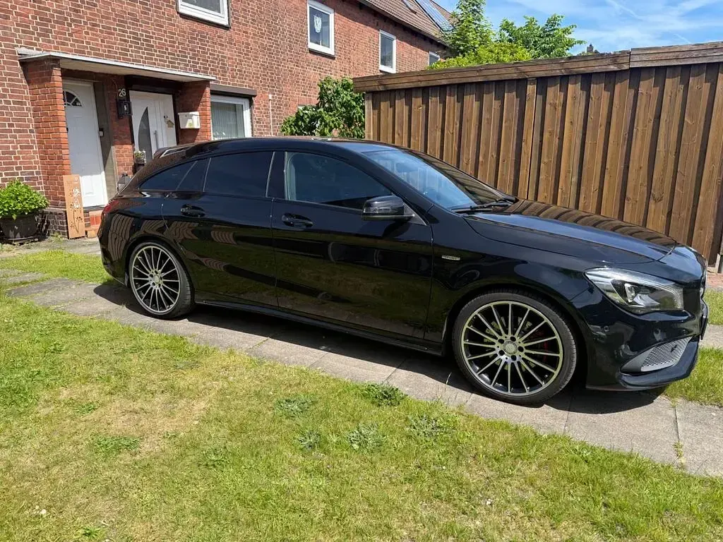 Gebraucht Mercedes CLA250 Shooting Brake 218 PS (160 kW) 2017 Schwarz Kombi
