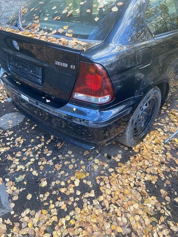 Gebraucht BMW 318 150 PS (110 kW) 2003 Schwarz Kleinwagen