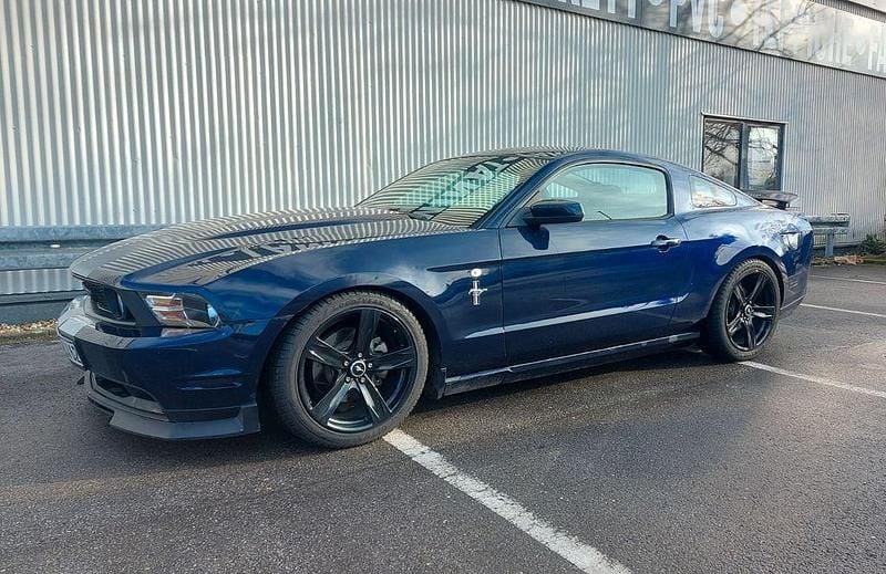 Blau Gebraucht 2011 Ford Mustang Coupé | 13.900 € (Superpreis) - Bild 1/4