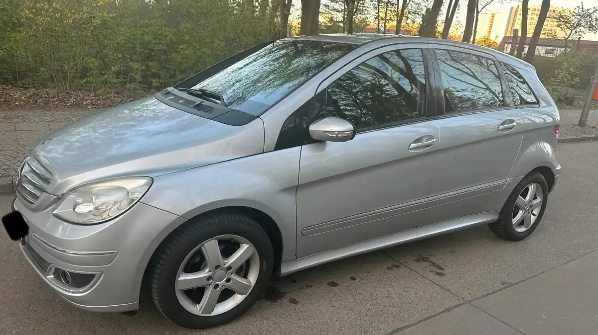 Gebraucht Mercedes B170 116 PS (85 kW) 2006 Silber Van / Kleinbus