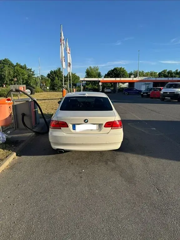 Gebraucht BMW 320 Shadowline 170 PS (125 kW) 2008 Weiß Coupé