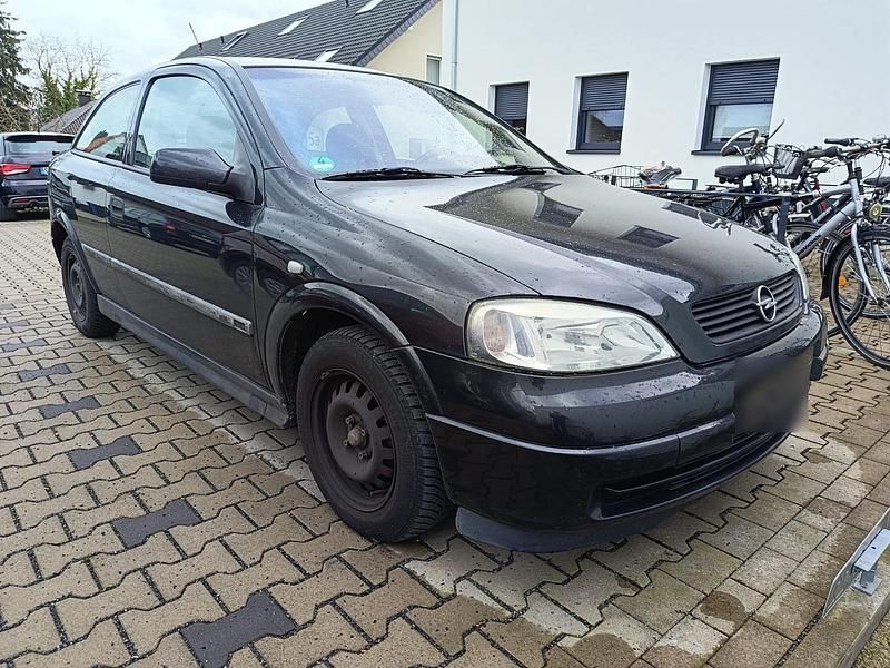 Gebraucht Opel Astra 84 PS (61 kW) 2001 Schwarz Kleinwagen