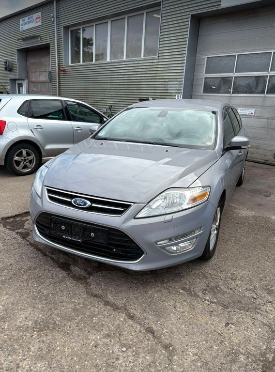Silber Gebraucht 2010 Ford Mondeo Titanium Limousine | 1.100 € - Bild 1/4
