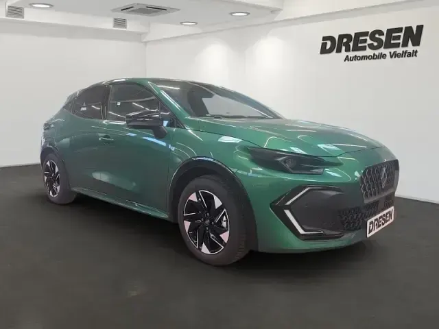 Neu Renault Clio Techno 114 PS (83 kW) 2026 Gruen Kleinwagen