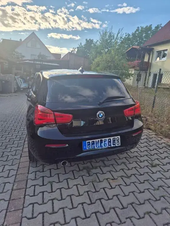 Gebraucht BMW 116 Advantage 116 PS (85 kW) 2018 Schwarz Kleinwagen