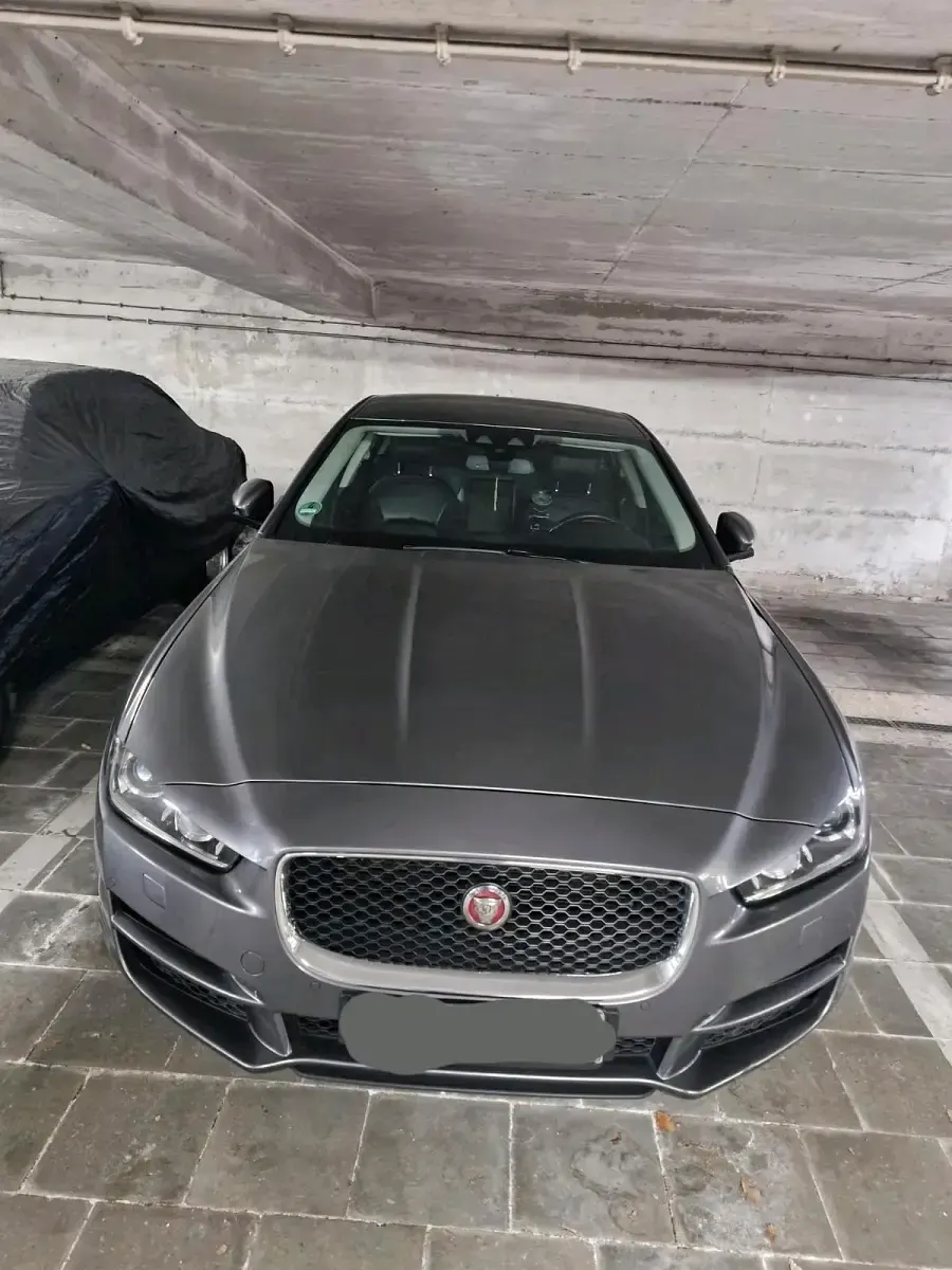 Gebraucht Jaguar XE Prestige 180 PS (132 kW) 2016 Grau Limousine