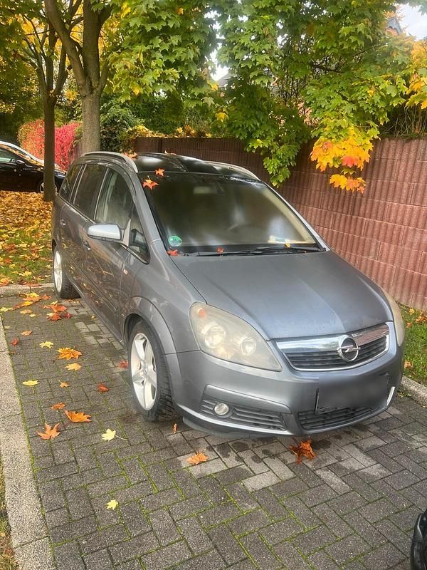 Grau Gebraucht 2005 Opel Zafira Van / Kleinbus | 1.050 € (Superpreis) - Bild 1/4