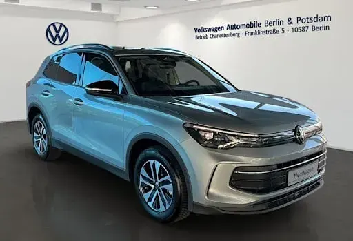 Neu VW Tayron 130 PS (95 kW) 2026 Silber SUV