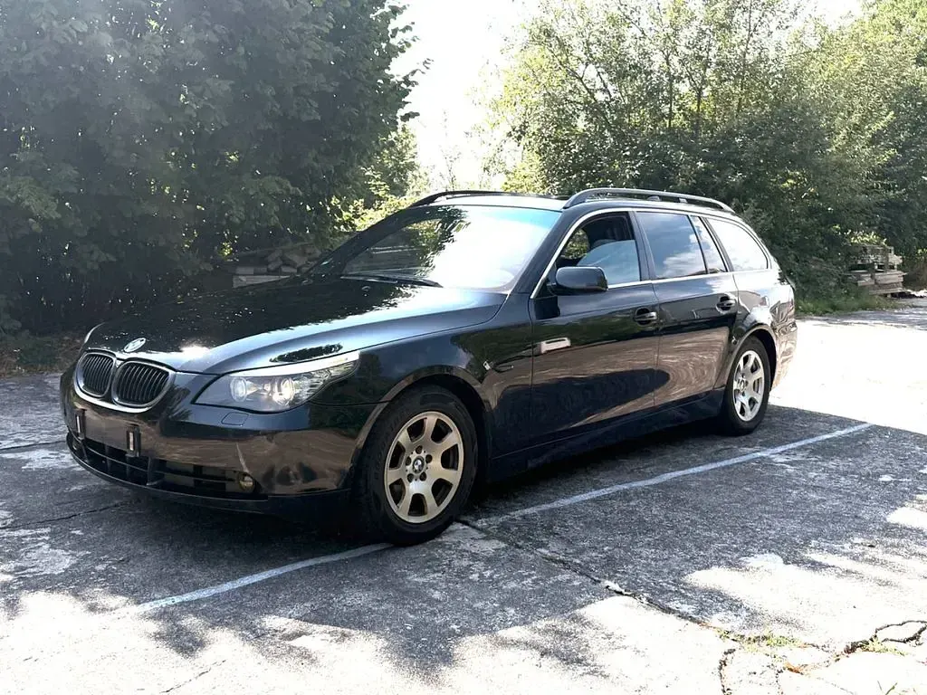 Gebraucht BMW 525 177 PS (130 kW) 2006 Schwarz Kombi