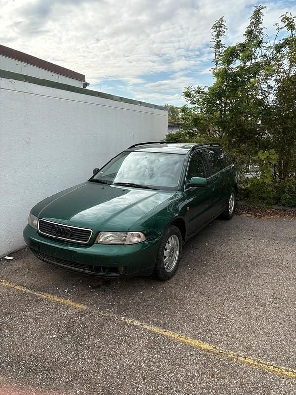 Grau Gebraucht 1998 Audi A4 Kombi | 450 € (Superpreis) - Bild 1/4