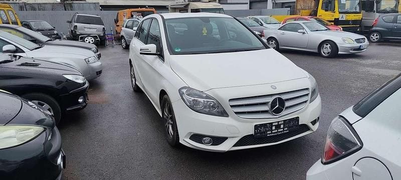 Gebraucht Mercedes B180 122 PS (89 kW) 2013 Calcitweiss  unilack Van / Kleinbus