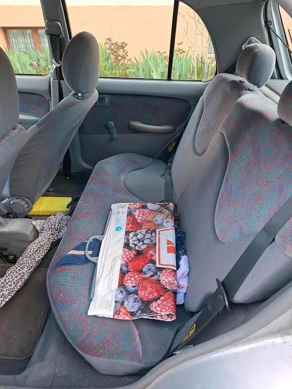 Gebraucht Nissan Micra 54 PS (39 kW) 1999 Silber Kleinwagen