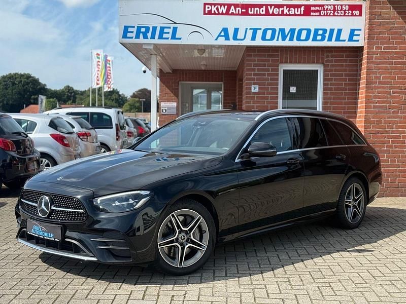 Schwarz Gebraucht 2021 Mercedes E300 AMG line Kombi | 31.990 € (Fairer Preis) - Bild 1/4