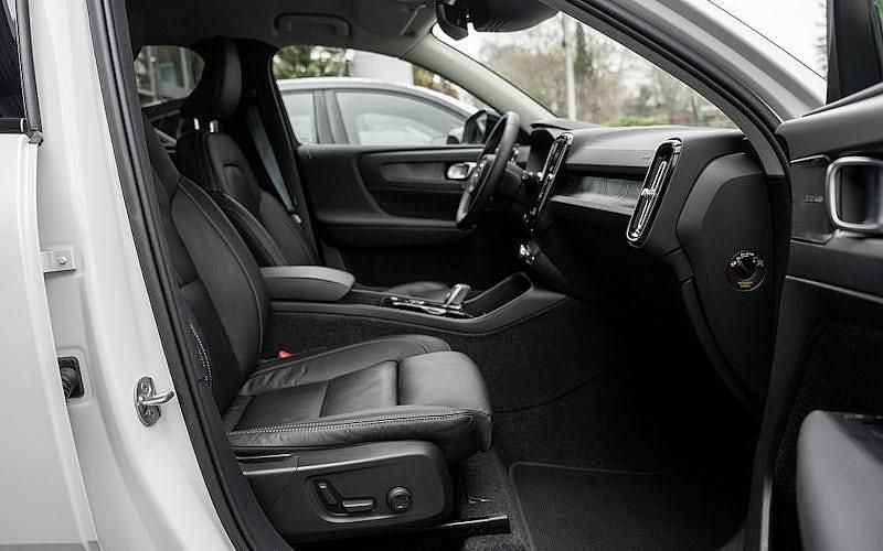 Gebraucht Volvo XC40 Plus 261 PS (191 kW) 2022 Weiß SUV