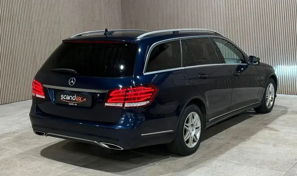 Gebraucht Mercedes E220 170 PS (125 kW) 2014 Blau Limousine