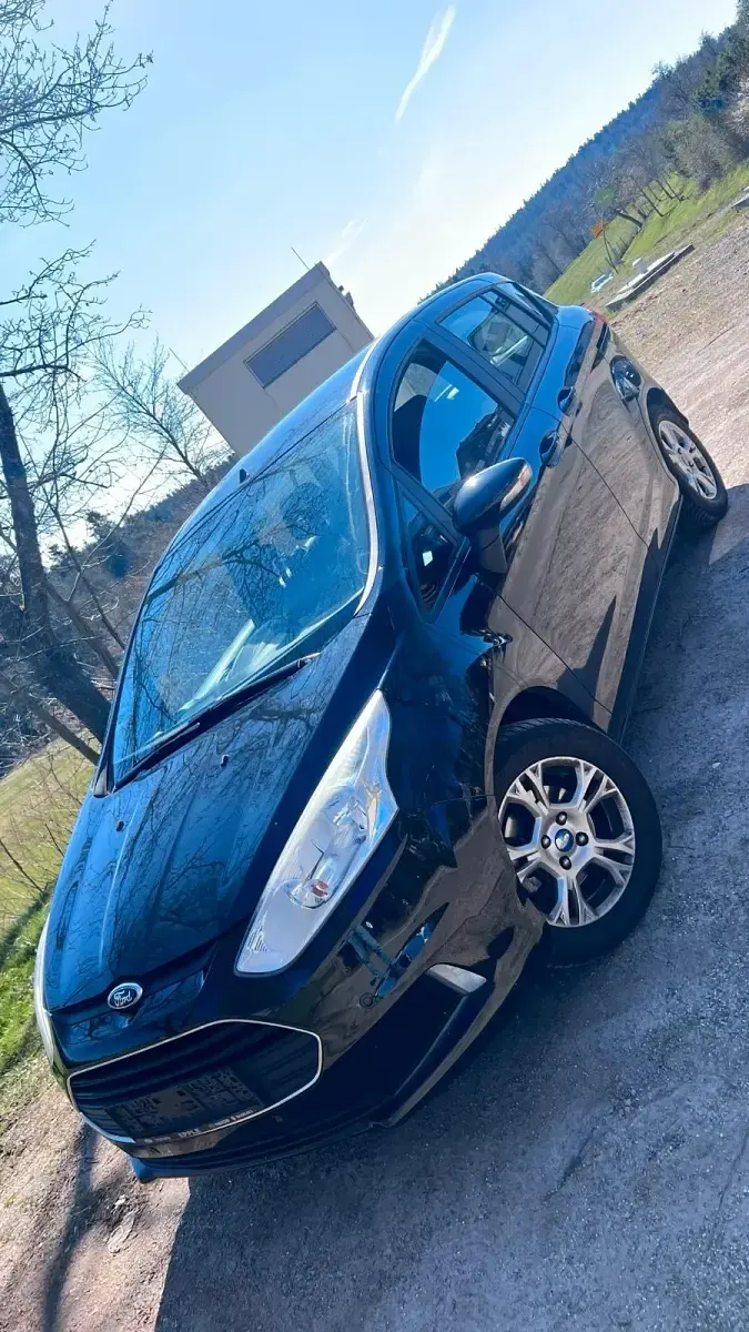 Gebraucht Ford B-MAX Colourline 95 PS (69 kW) 2015 Schwarz Van / Kleinbus