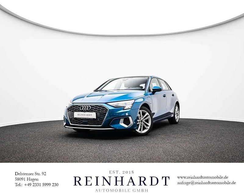 Atollblau metallic Gebraucht 2022 Audi A3 Sportback e-tron Advanced Plus Kleinwagen | 22.350 € (Guter Preis) - Bild 1/3