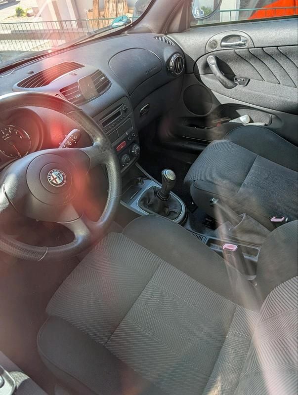 Gebraucht Alfa Romeo 147 105 PS (77 kW) 2010 Weiß Kleinwagen