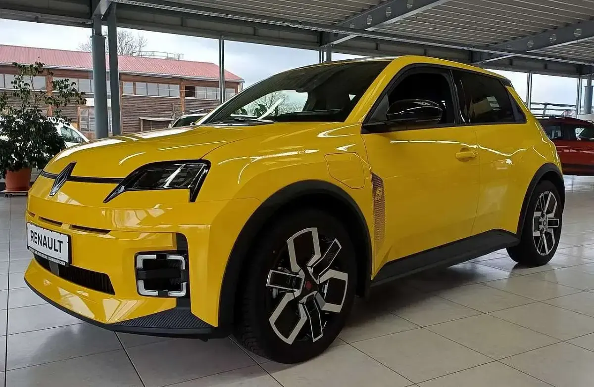 Gebraucht Renault R5 Techno 110 kW (150 PS) 2026 Pop yellow Kleinwagen