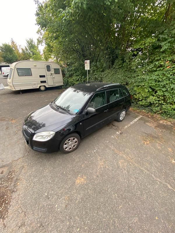 Schwarz Gebraucht 2009 Skoda Fabia Kleinwagen | 1.300 € - Bild 1/4