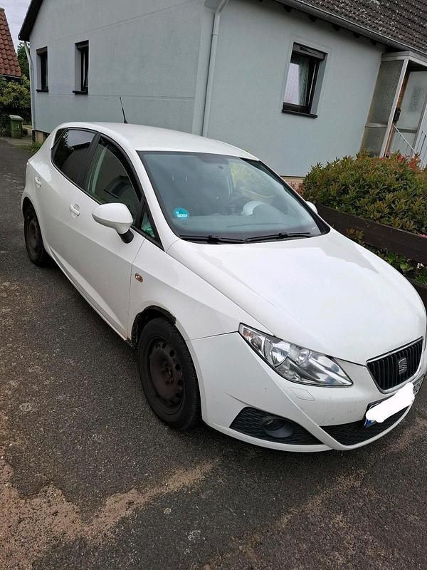 Weiß Gebraucht 2010 Seat Ibiza Kleinwagen | 1.999 € (Guter Preis) - Bild 1/4