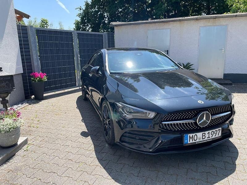 Schwarz Gebraucht 2021 Mercedes CLA220 AMG line Limousine | 27.500 € (Fairer Preis) - Bild 1/4