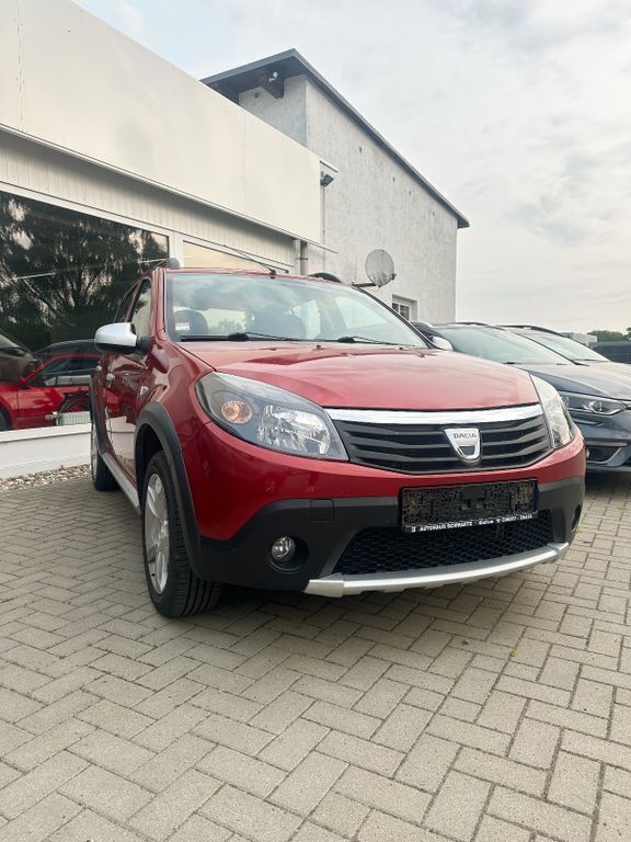 Rot Gebraucht 2011 Dacia Sandero Stepway Kleinwagen | 4.750 € (Etwas zu teuer) - Bild 1/4