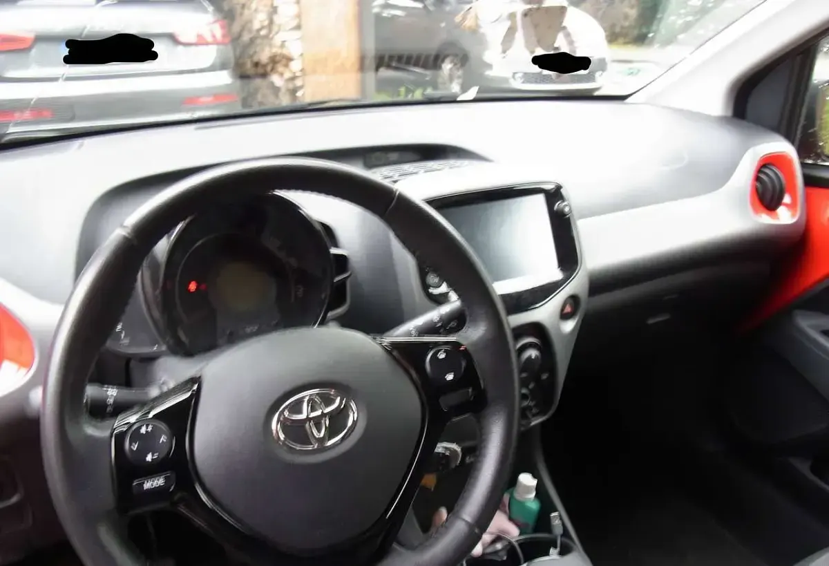 Gebraucht Toyota Aygo X-play 72 PS (52 kW) 2020 Rot Kleinwagen