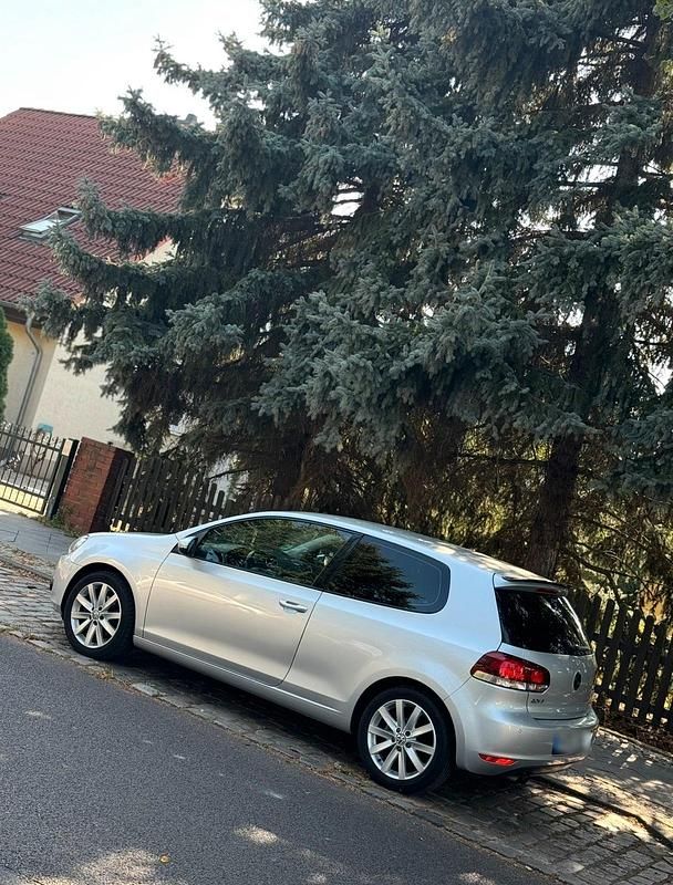 Gebraucht VW Golf 122 PS (89 kW) 2010 Silber Coupé