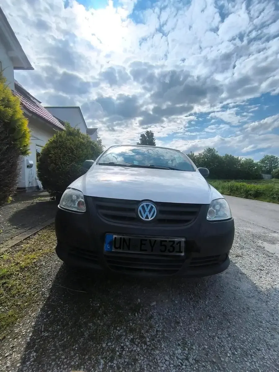 Gebraucht VW Fox 54 PS (39 kW) 2008 Weiß Kleinwagen