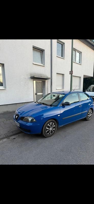 Blau Gebraucht 2005 Seat Ibiza Kleinwagen | 1.000 € (Fairer Preis) - Bild 1/4