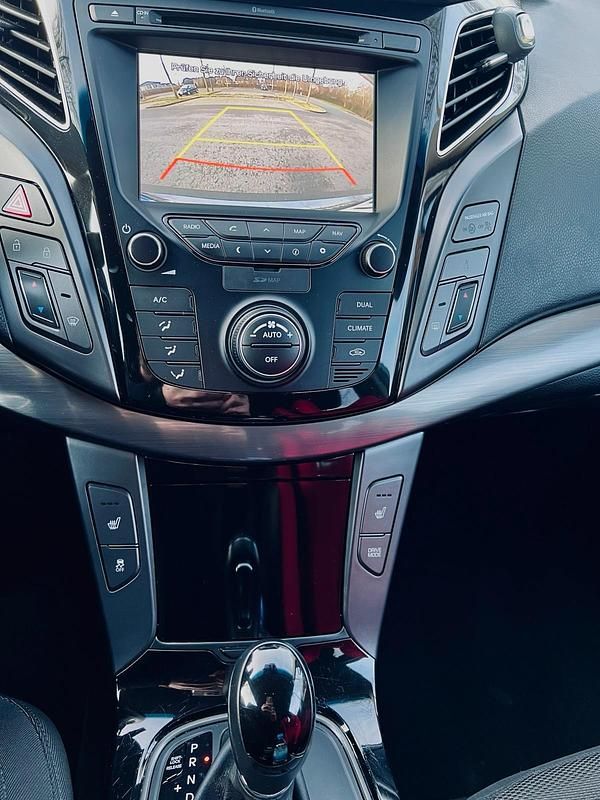 Gebraucht Hyundai i40 Style 141 PS (103 kW) 2017 Grau Kombi