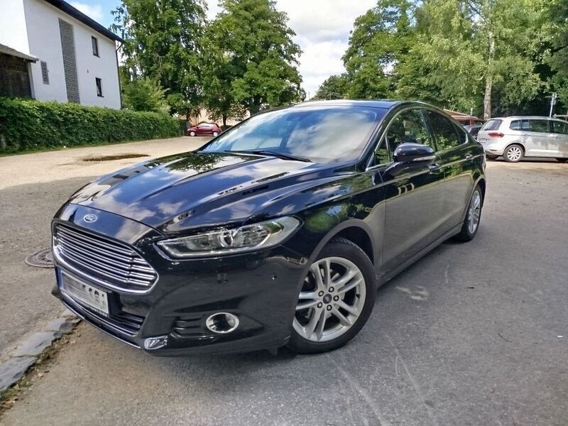 Schwarz Gebraucht 2017 Ford Mondeo Titanium Limousine | 13.000 € (Teuer) - Bild 1/4