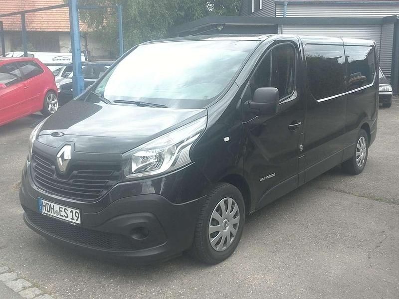 Gebraucht Renault Trafic Expression 145 PS (106 kW) 2015 Schwarz Van / Kleinbus