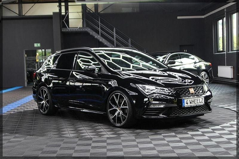 Schwarz Gebraucht 2020 Cupra Leon Limousine | 22.999 € (Guter Preis) - Bild 1/4