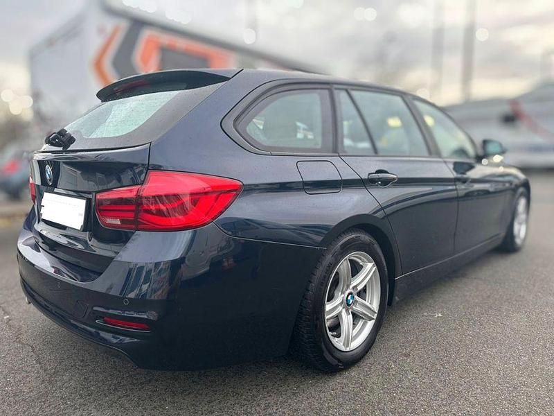 Gebraucht BMW 320 Advantage 163 PS (119 kW) 2015 Blau Kombi