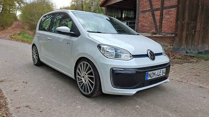 Second-hand VW e-up! 61 kW (83 CP) 2020 Alb Hatchback