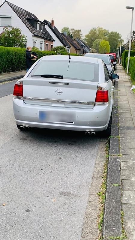 Silber Gebraucht 2007 Opel Vectra Limousine | 2.200 € (Fairer Preis) - Bild 1/4
