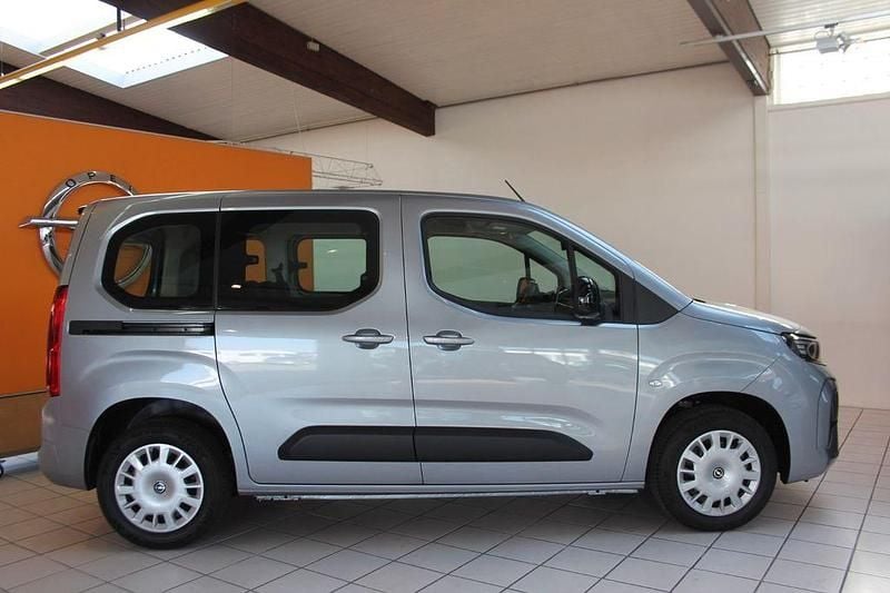 Gebraucht Opel Combo Life 110 PS (80 kW) 2024 Grau Van / Kleinbus