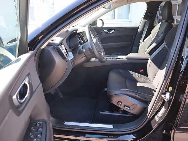 Gebraucht Volvo XC60 145 PS (106 kW) 2021 SUV