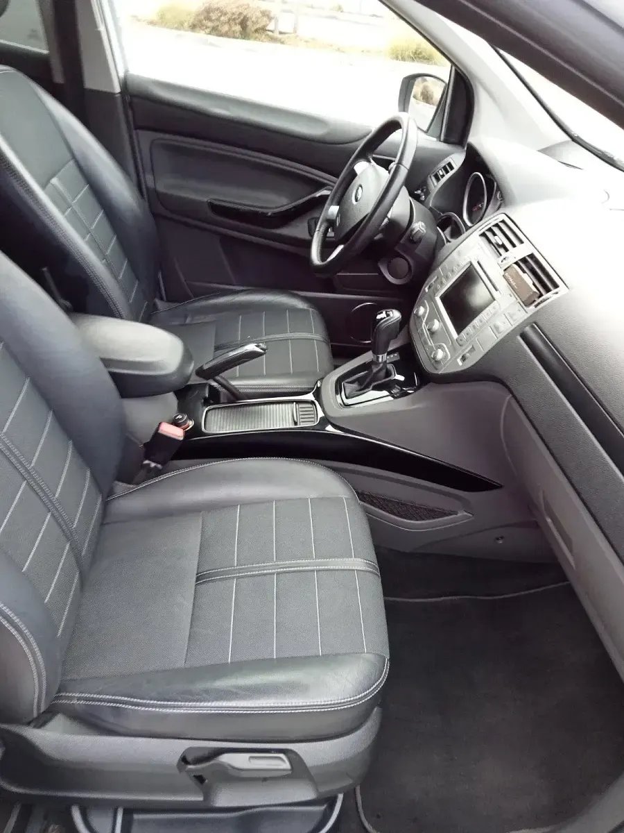 Gebraucht Ford Kuga 163 PS (119 kW) 2012 Weiß SUV