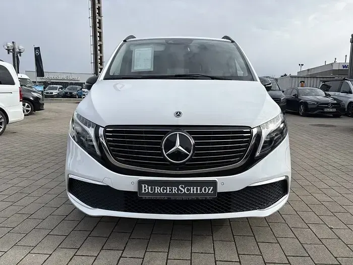 Gebraucht Mercedes EQV300 150 kW (204 PS) 2022 Arktikweiß Van / Kleinbus