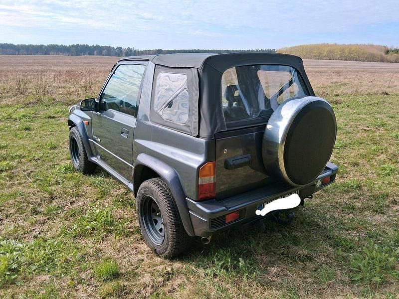 Usata Suzuki Vitara 101 CV (74 kW) 1997 Grigio Cabrio